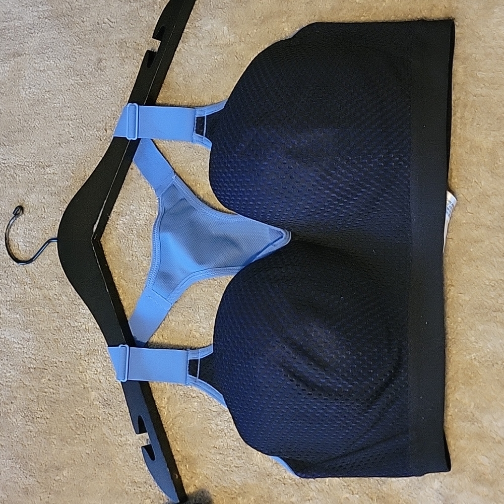 Victoria's Secret Sport bra blue and black mesh in 34DD